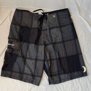 Hurley Men’s board shorts Size (32) “Phantom 20”